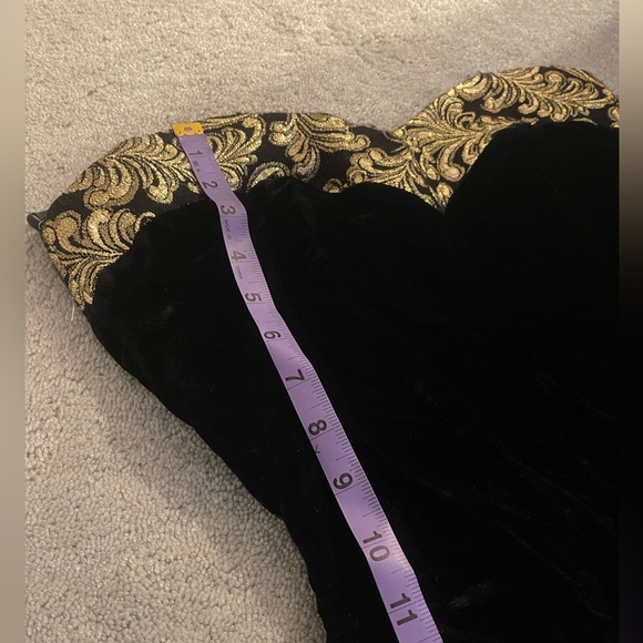 Vintage velvet black dress with gold detail - Picture 12 of 14